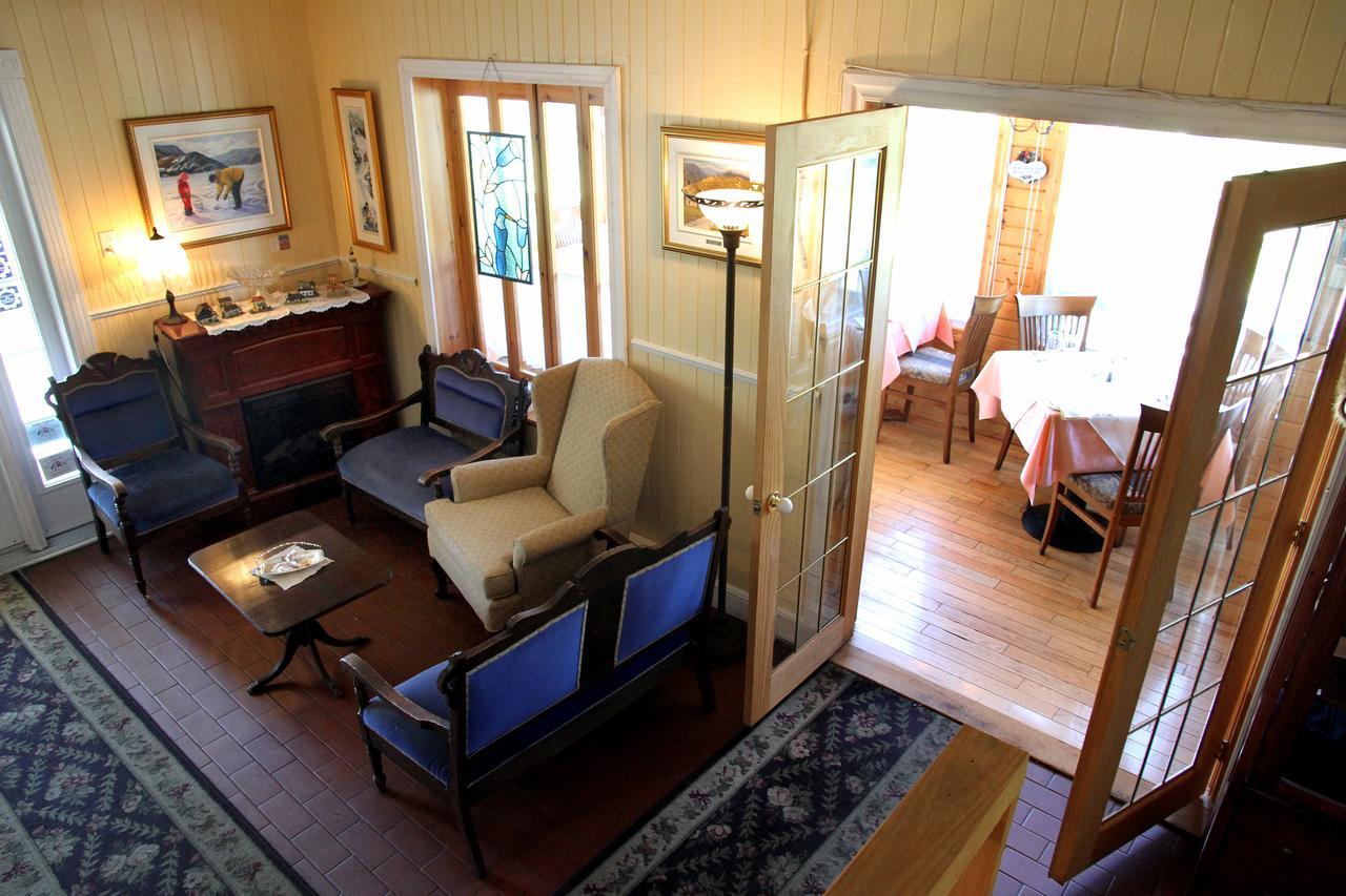 Auberge Des Cevennes L'Anse-Saint-Jean Bagian luar foto