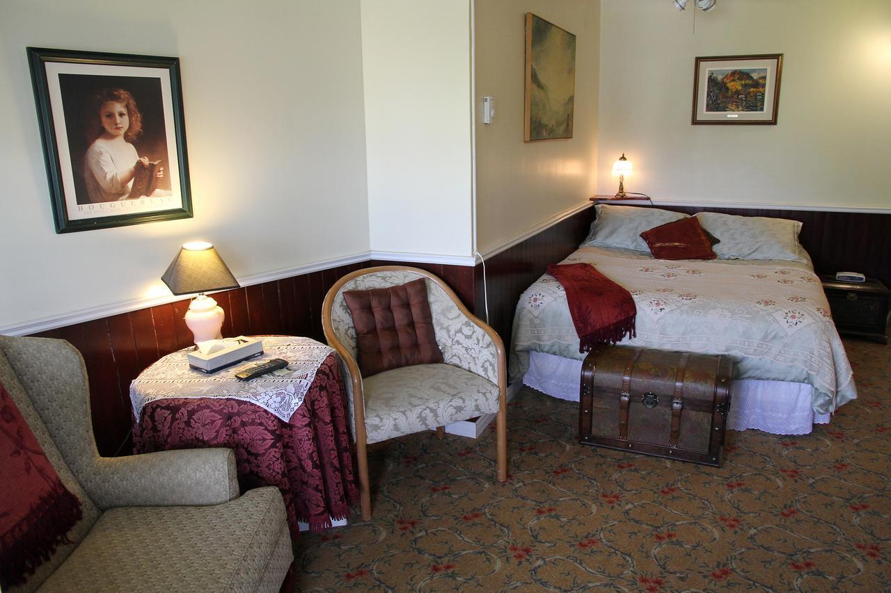 Auberge Des Cevennes L'Anse-Saint-Jean Bagian luar foto