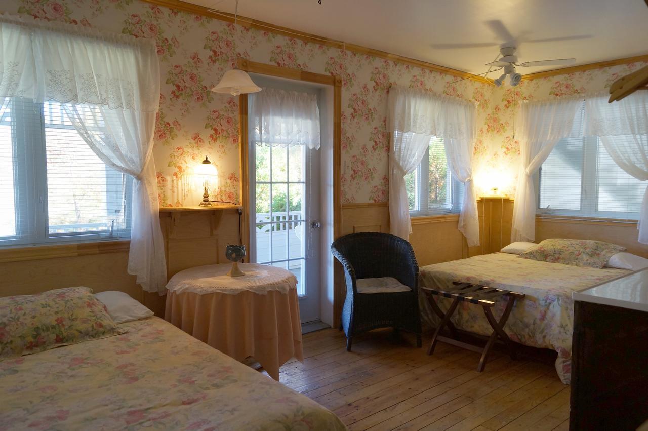 Auberge Des Cevennes L'Anse-Saint-Jean Bagian luar foto